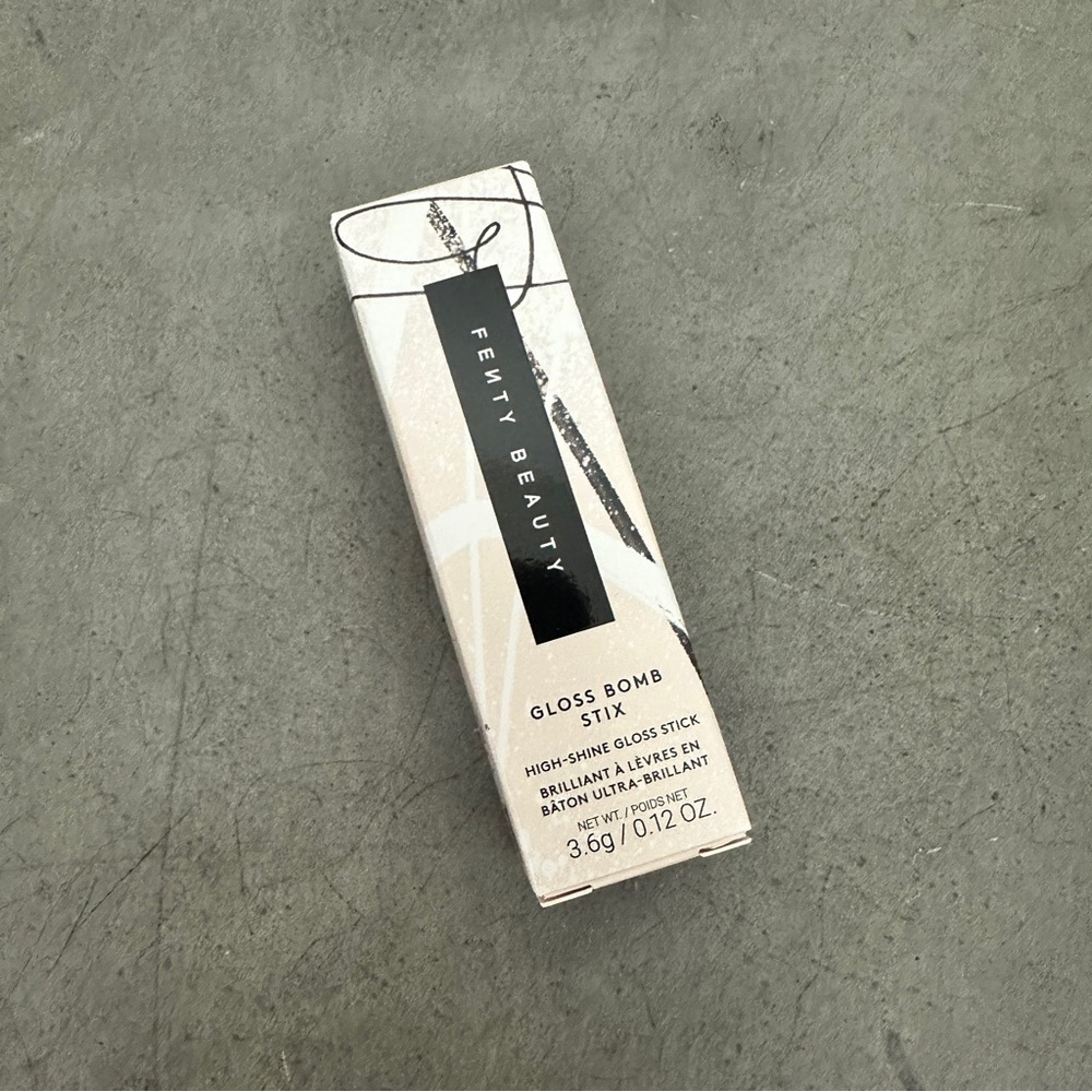 [MAKEUP] Fenty Beauty Lip Gloss | Standard Size | Universal Shade | BNIB - Picture 2 of 7
